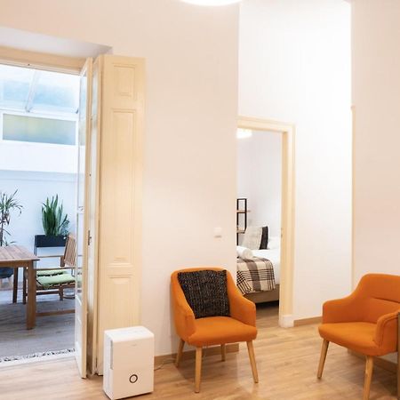 Central Apartment With Terrace By Lovelystay Lisboa Exterior foto